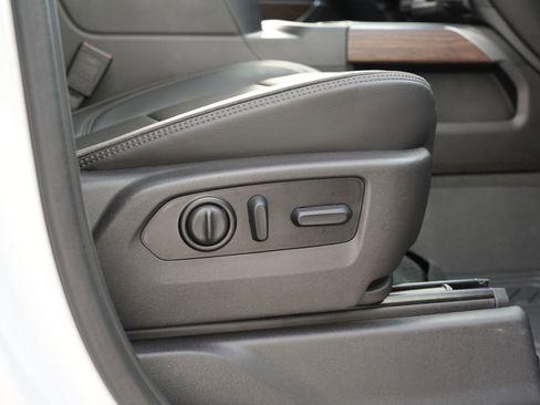 Used 2021 Chevrolet Silverado 1500 High Country w/ Technology Package image 31