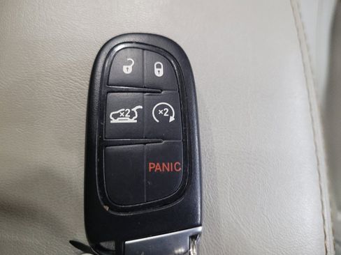 Used 2019 Jeep Cherokee Limited AWD/4WD image 32