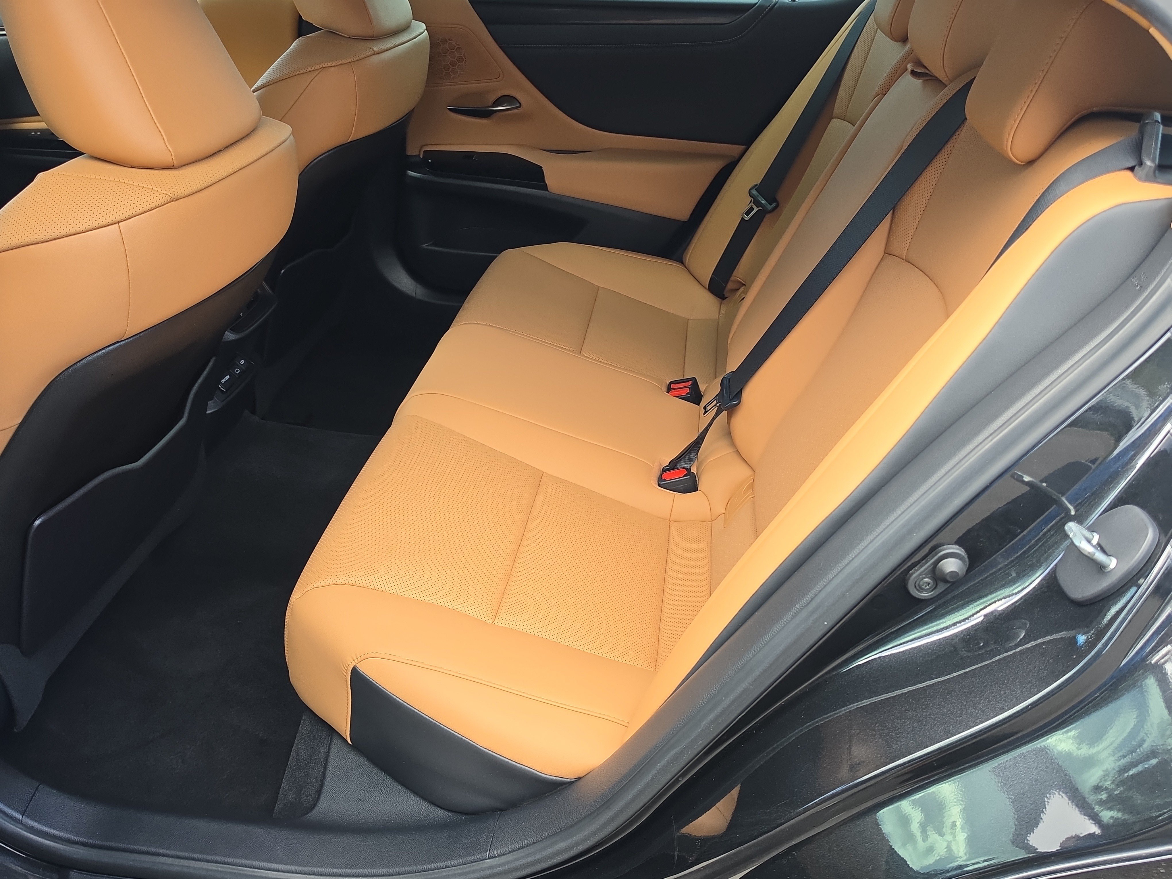 Used 2023 Lexus ES 350 w/ Accessory Package (Z2) FWD image 16