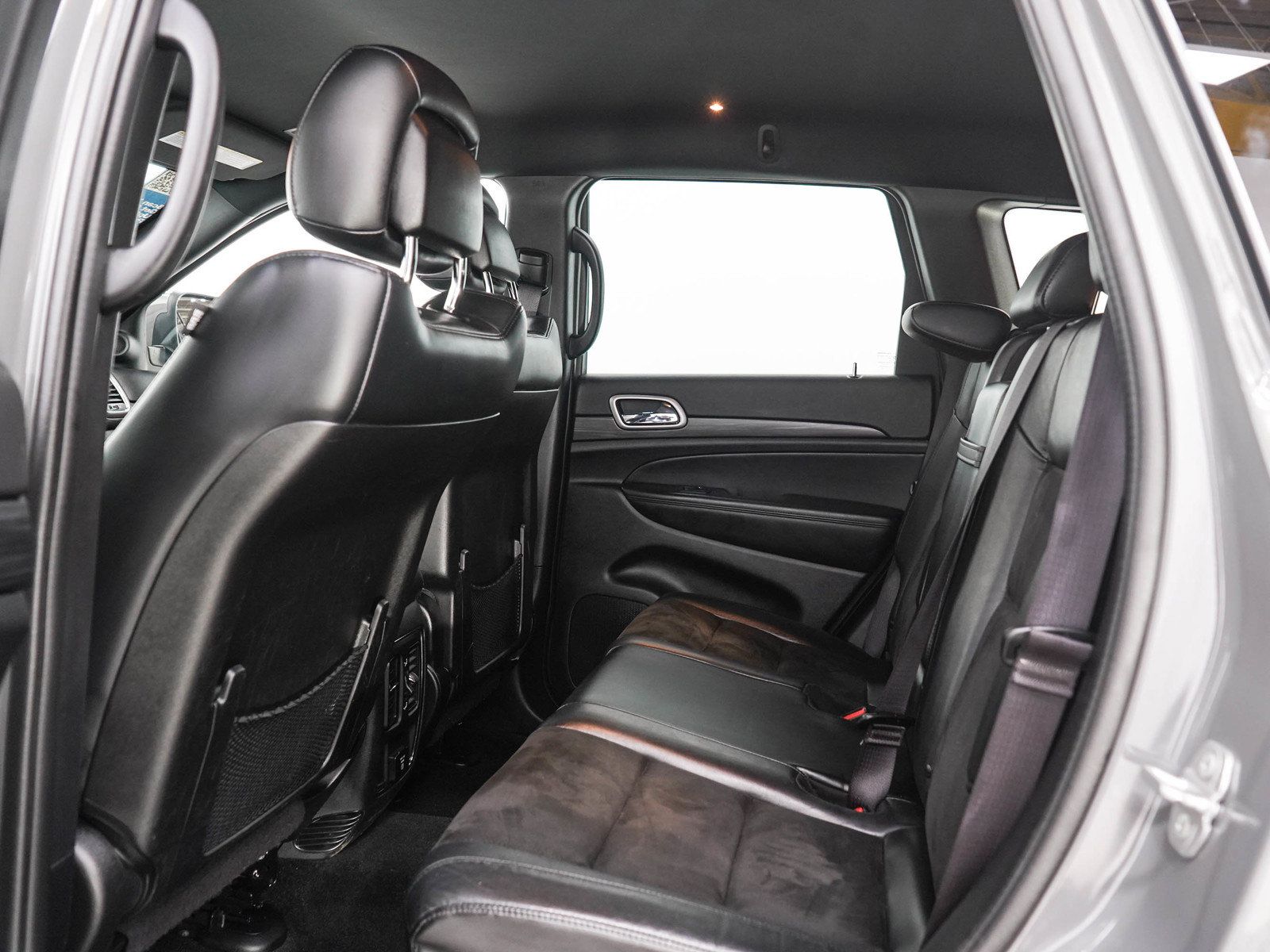 Used 2022 Jeep Grand Cherokee Laredo X AWD/4WD image 15