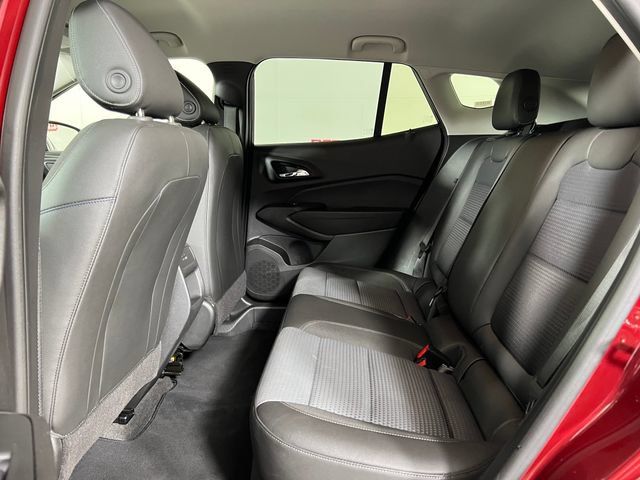 Used 2025 Chevrolet Trax LT w/ LT Convenience Package FWD image 23