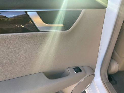 Used 2014 Mercedes-Benz C 250 Sedan w/ Premium 1 Package image 21