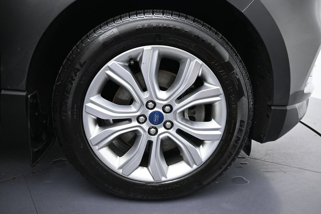 Used 2020 Ford Edge Titanium AWD/4WD image 32