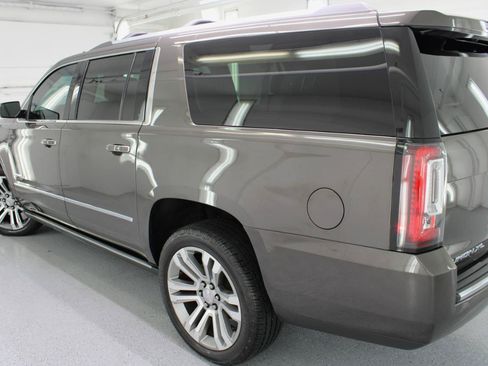 Used 2019 GMC Yukon XL Denali w/ Denali Ultimate Package AWD/4WD image 16