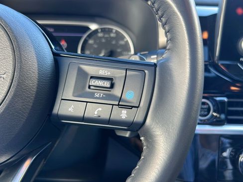 Used 2023 Nissan Pathfinder SV w/ SV Premium Package image 21