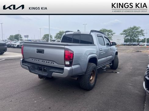 Used 2020 Toyota Tacoma SR AWD/4WD image 3