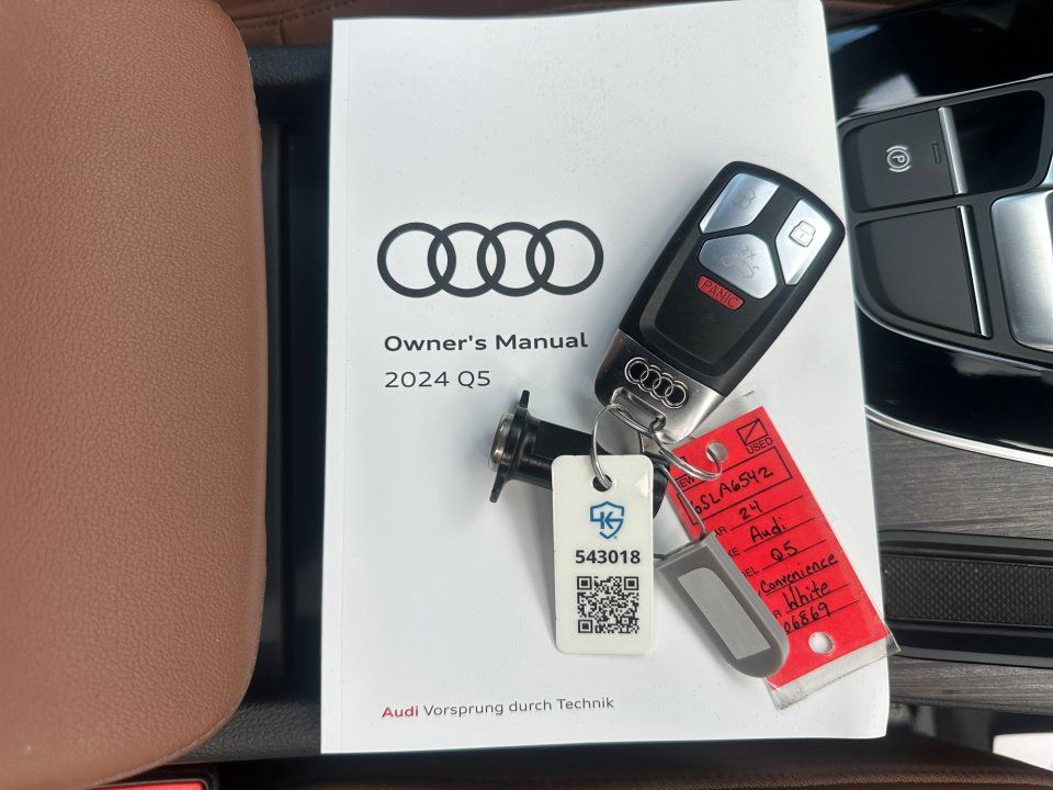 Used 2024 Audi Q5 2.0T Premium w/ Convenience Package AWD/4WD image 34