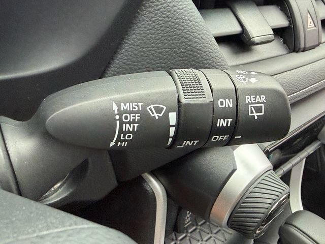Used 2025 Toyota RAV4 XLE AWD/4WD image 29