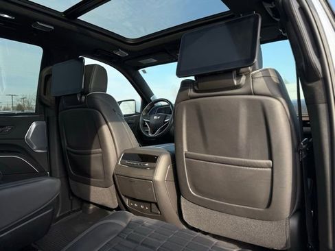 Used 2023 Cadillac Escalade Sport Platinum w/ LPO, ONYX Package image 25