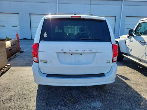Used 2016 Dodge Grand Caravan R/T FWD image 6