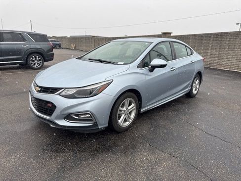 Used 2017 Chevrolet Cruze LT w/ Sun And Sound Package image 3