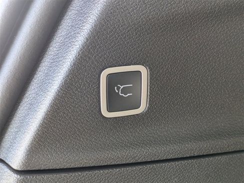 New 2026 Chrysler Pacifica Pinnacle image 14