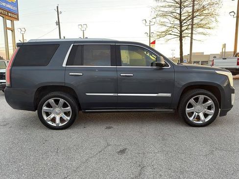 Used 2019 Cadillac Escalade Premium Luxury image 8