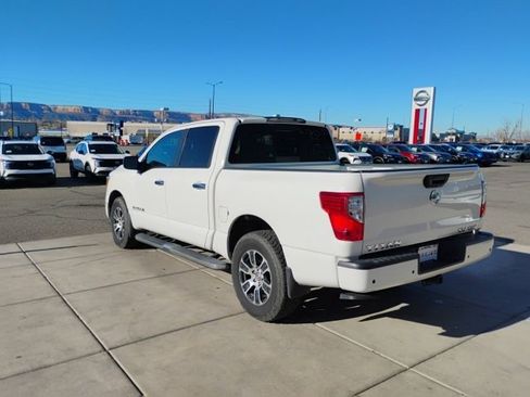 Used 2021 Nissan Titan SV w/ SV Convenience Package image 7