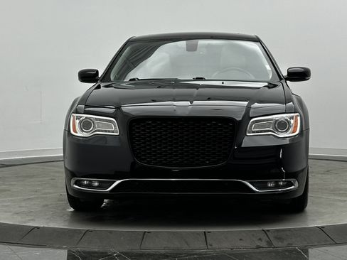 Used 2021 Chrysler 300 Touring L w/ Popular Equipment Group image 2