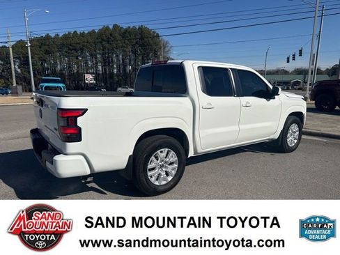 Used 2024 Nissan Frontier SV w/ SV Convenience Package image 3