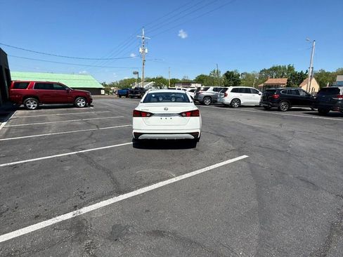 Used 2022 Nissan Altima 2.5 S FWD image 12