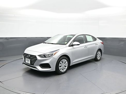 Certified 2021 Hyundai Accent SE FWD image 1