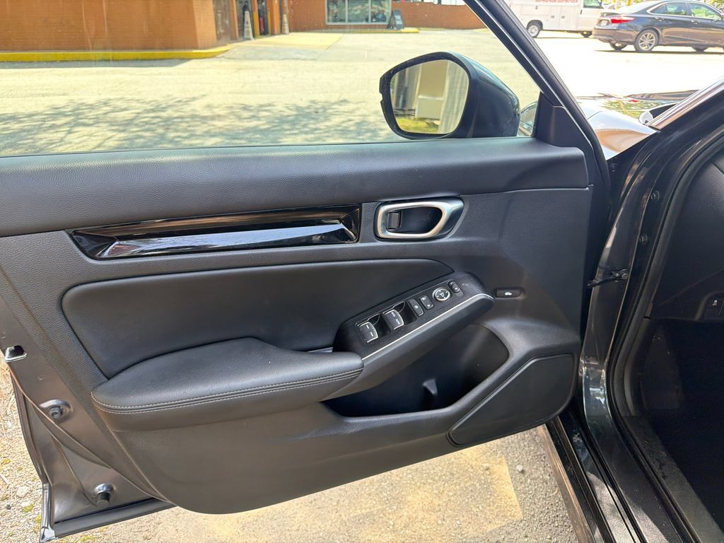 Used 2025 Honda Civic Sport image 11
