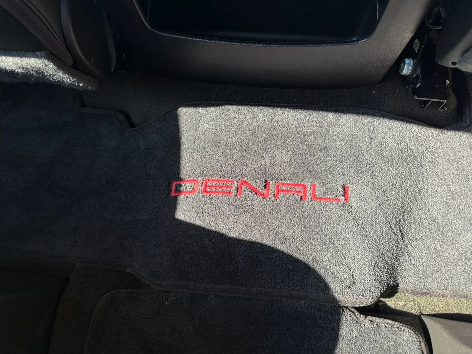 Used 2017 GMC Yukon XL Denali RWD image 24