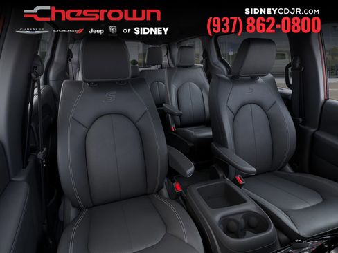 New 2026 Chrysler Pacifica Select w/ S Appearance Package image 16