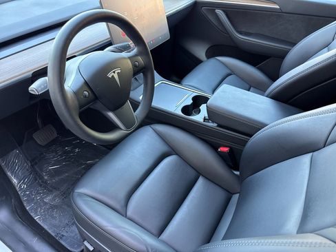 Used 2025 Tesla Model Y Long Range AWD/4WD image 10