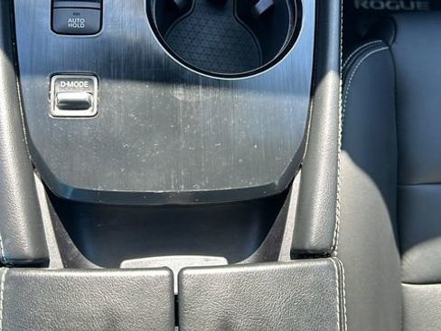 Used 2023 Nissan Rogue SL w/ SL Premium Package image 23