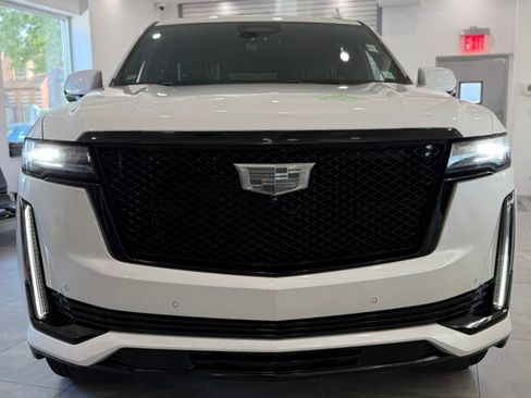 Used 2021 Cadillac Escalade Sport AWD/4WD image 2