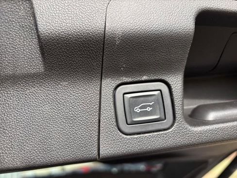 Used 2019 GMC Acadia SLE image 36