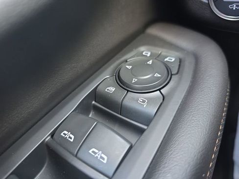 Used 2021 GMC Yukon XL AT4 w/ AT4 Premium Plus Package AWD/4WD image 33
