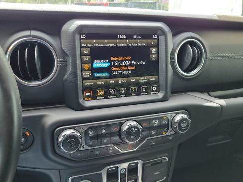 Used 2023 Jeep Wrangler Unlimited Sahara w/ Cold Weather Group AWD/4WD image 23