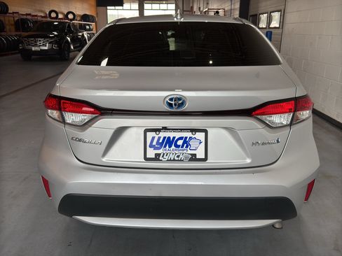 Used 2022 Toyota Corolla LE FWD image 4