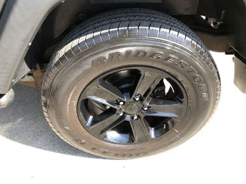 Used 2011 Jeep Wrangler Sport AWD/4WD image 12