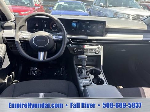 Used 2025 Hyundai Sonata SE FWD image 13