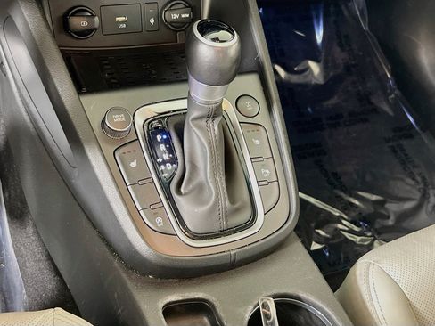 Used 2023 Hyundai Kona Limited AWD/4WD image 17