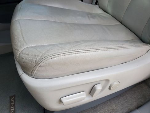 Used 2012 Toyota Sienna XLE image 16