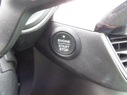 Certified 2022 Ford Escape SE w/ SE Sport Appearance Package image 20