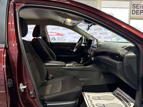 Used 2025 Nissan Sentra SV image 44