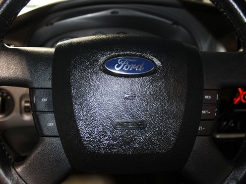 Used 2011 Ford Ranger XLT RWD image 19