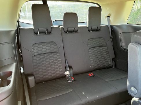 Used 2024 Nissan Pathfinder SV w/ SV Premium Package image 26