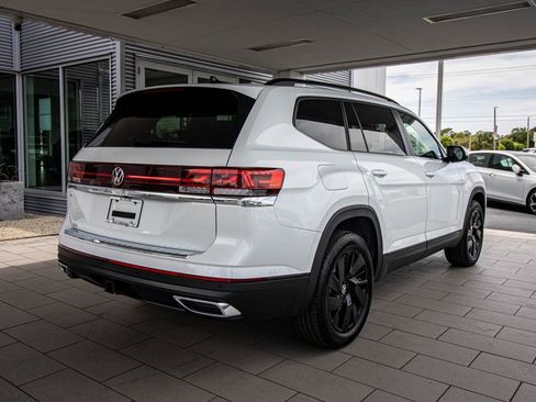 New 2026 Volkswagen Atlas SE FWD image 2