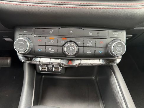 Used 2025 Dodge Durango GT RWD image 20