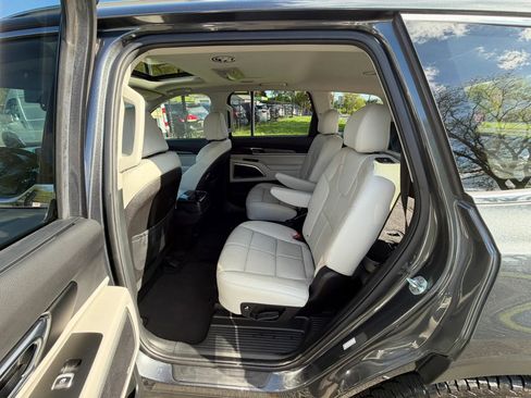 Used 2021 Kia Telluride EX w/ EX Premium Package AWD/4WD image 19