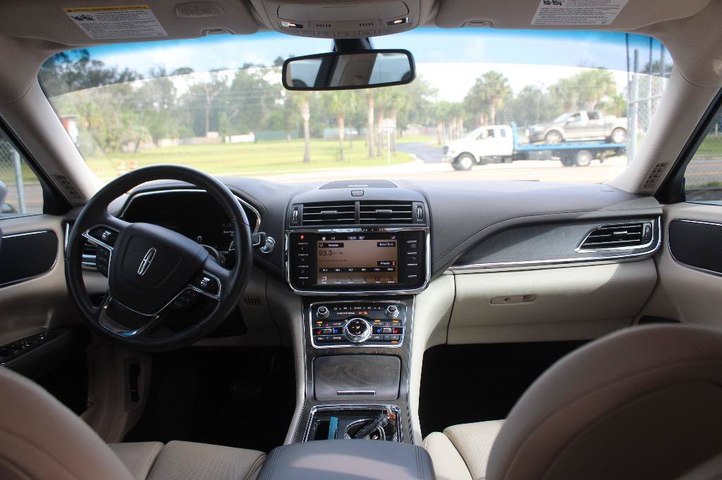 Used 2017 Lincoln Continental Reserve FWD image 19