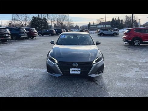 Used 2023 Nissan Altima 2.5 SV image 3