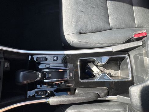 Used 2017 Honda Accord Touring image 27