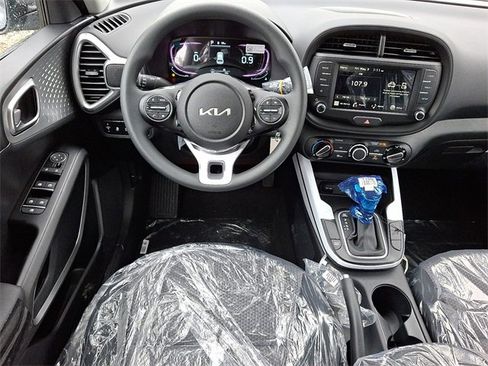 New 2025 Kia Soul LX w/ LX Technology Package image 7