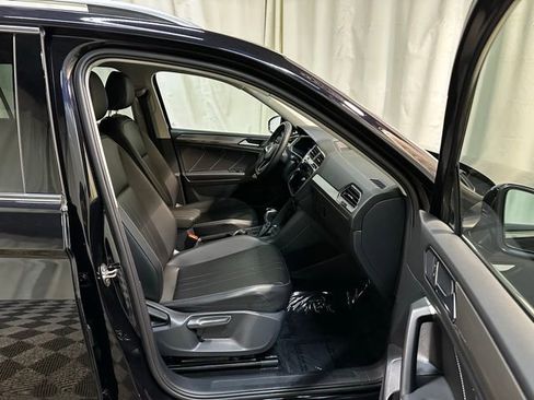Used 2022 Volkswagen Tiguan SE image 33