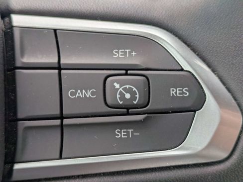 Used 2024 Jeep Compass Latitude AWD/4WD image 26