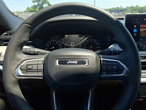 Certified 2025 Jeep Compass Limited AWD/4WD image 18